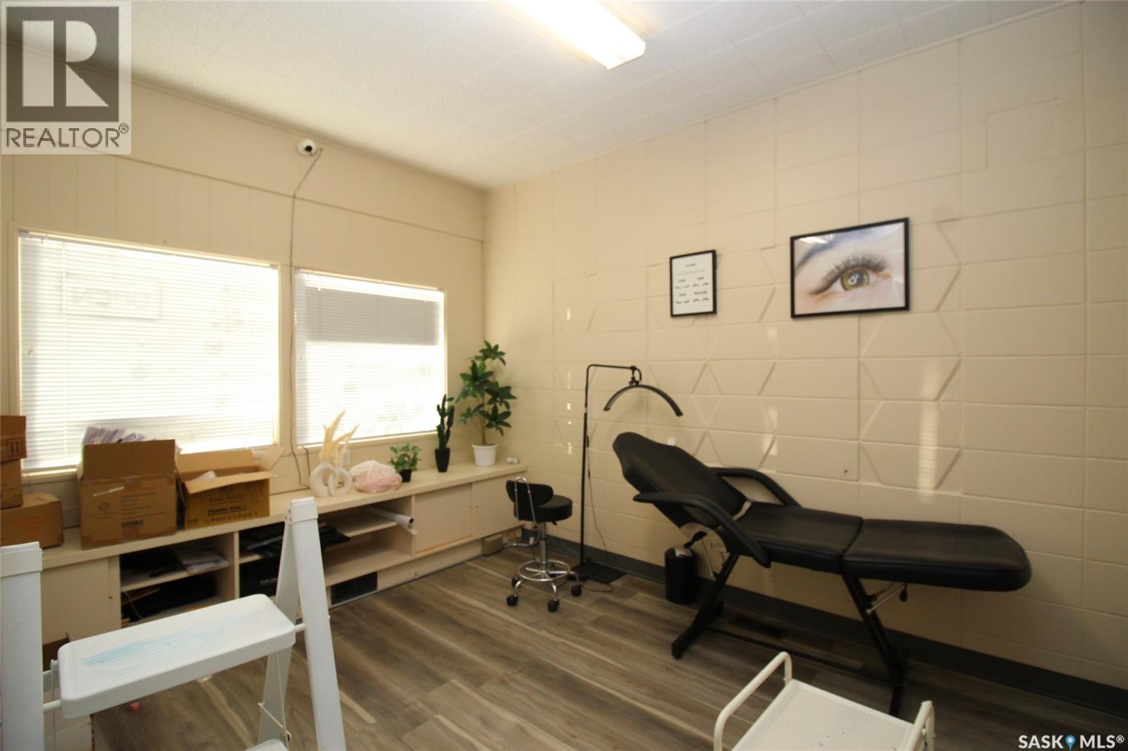 254 Centre Street, Shaunavon, SK