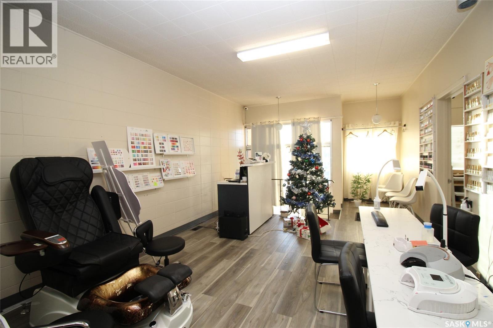 254 Centre Street, Shaunavon, SK