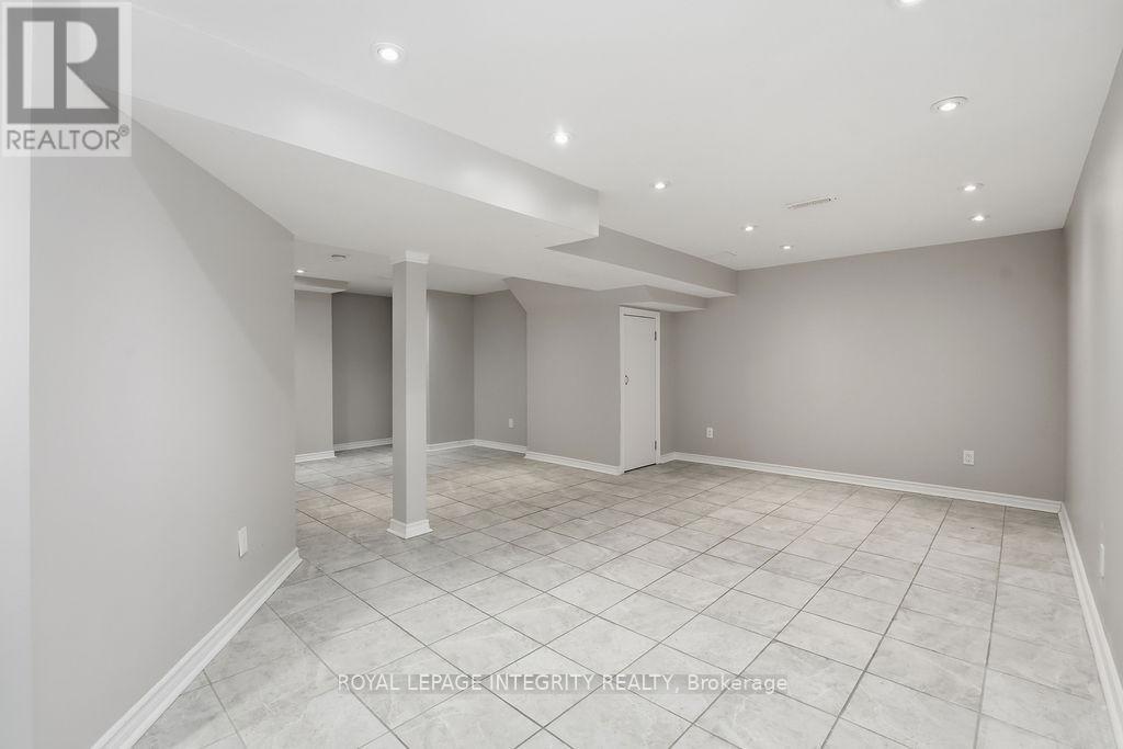 2035 St. Laurent Boulevard, Ottawa, ON