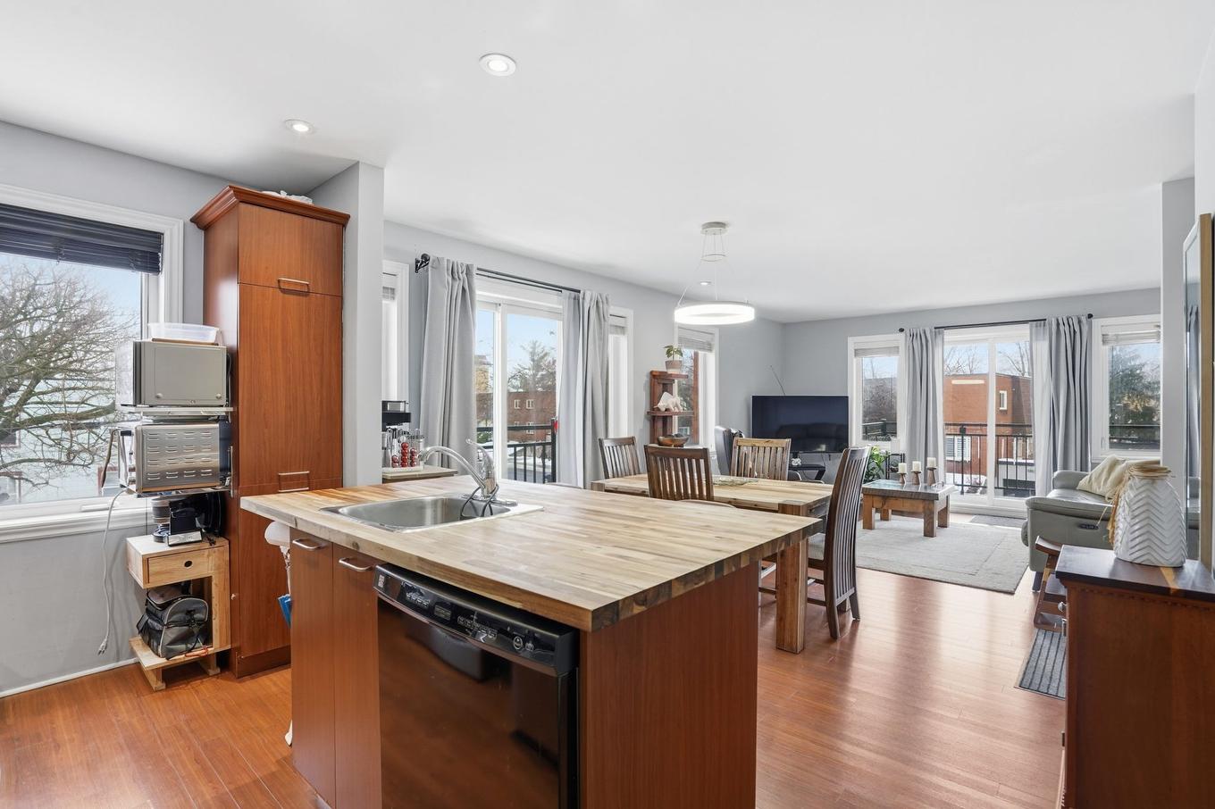 Cuisine - 4-1298 Av. Victoria, Longueuil (Greenfield Park), QC - Indoor Photo Showing Kitchen