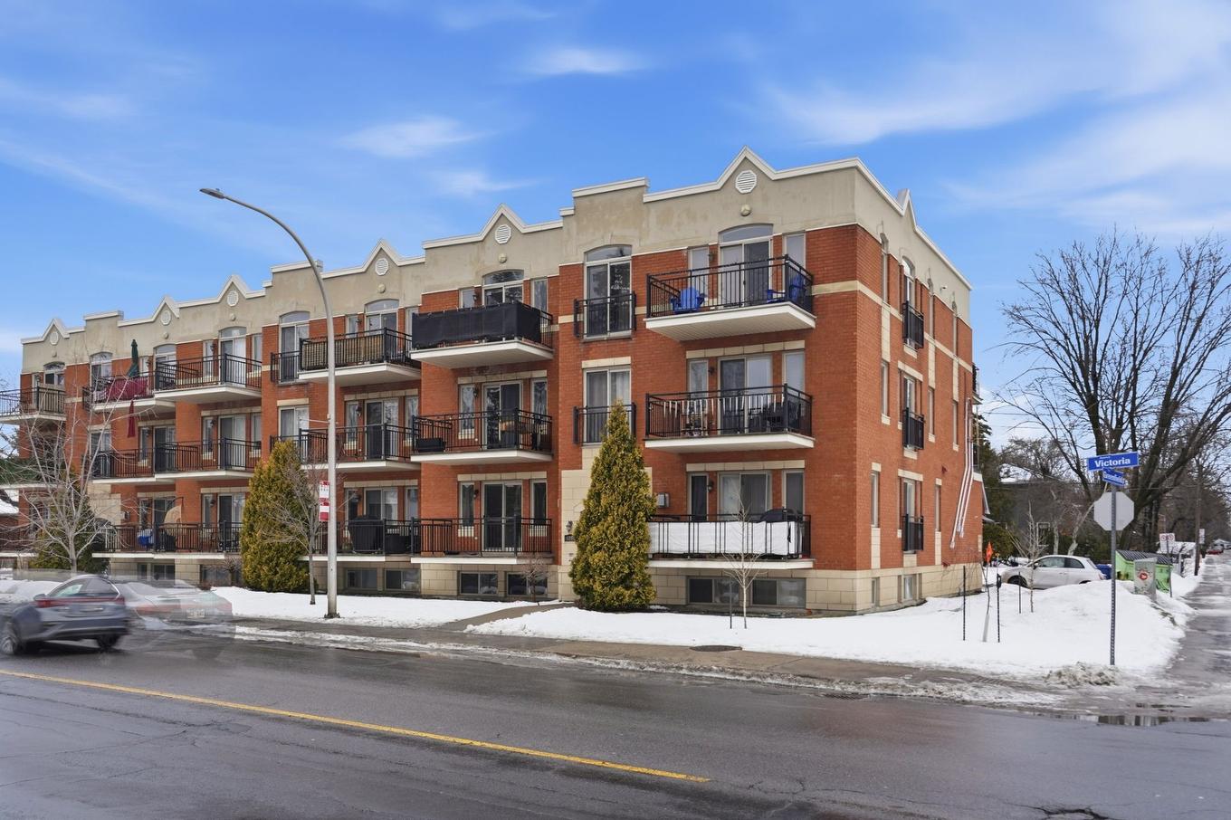 Façade - 4-1298 Av. Victoria, Longueuil (Greenfield Park), QC - Outdoor With Facade