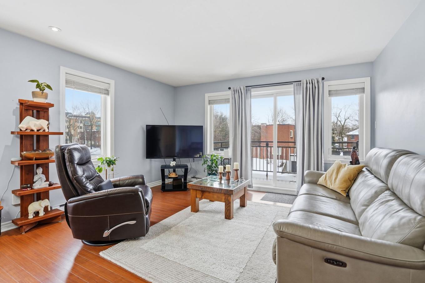 Salon - 4-1298 Av. Victoria, Longueuil (Greenfield Park), QC - Indoor Photo Showing Living Room