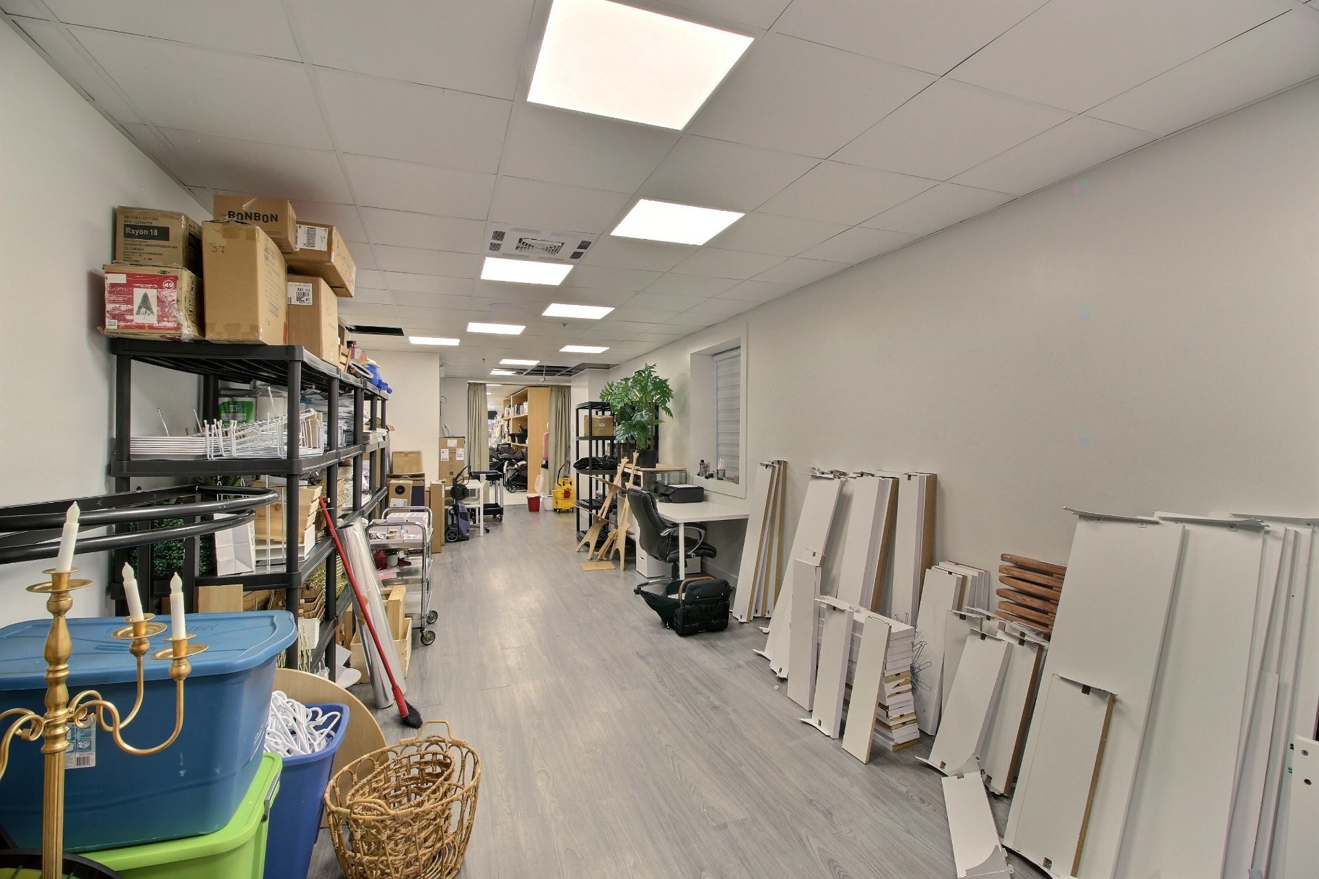 Warehouse - 79 Av. Principale, Rouyn-Noranda, QC - Indoor Photo Showing Other Room