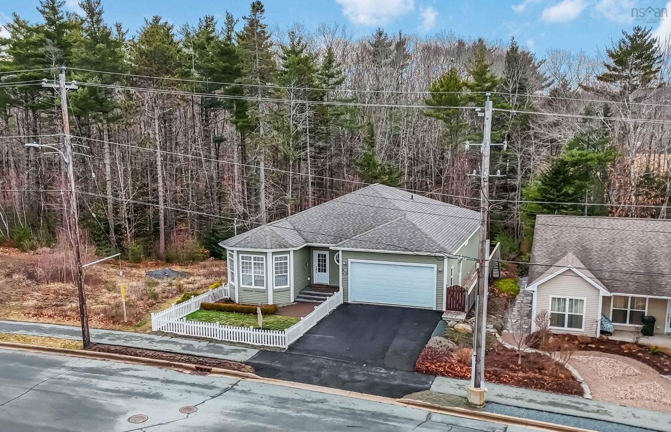 38 Roundhouse Drive, Bridgewater, NS