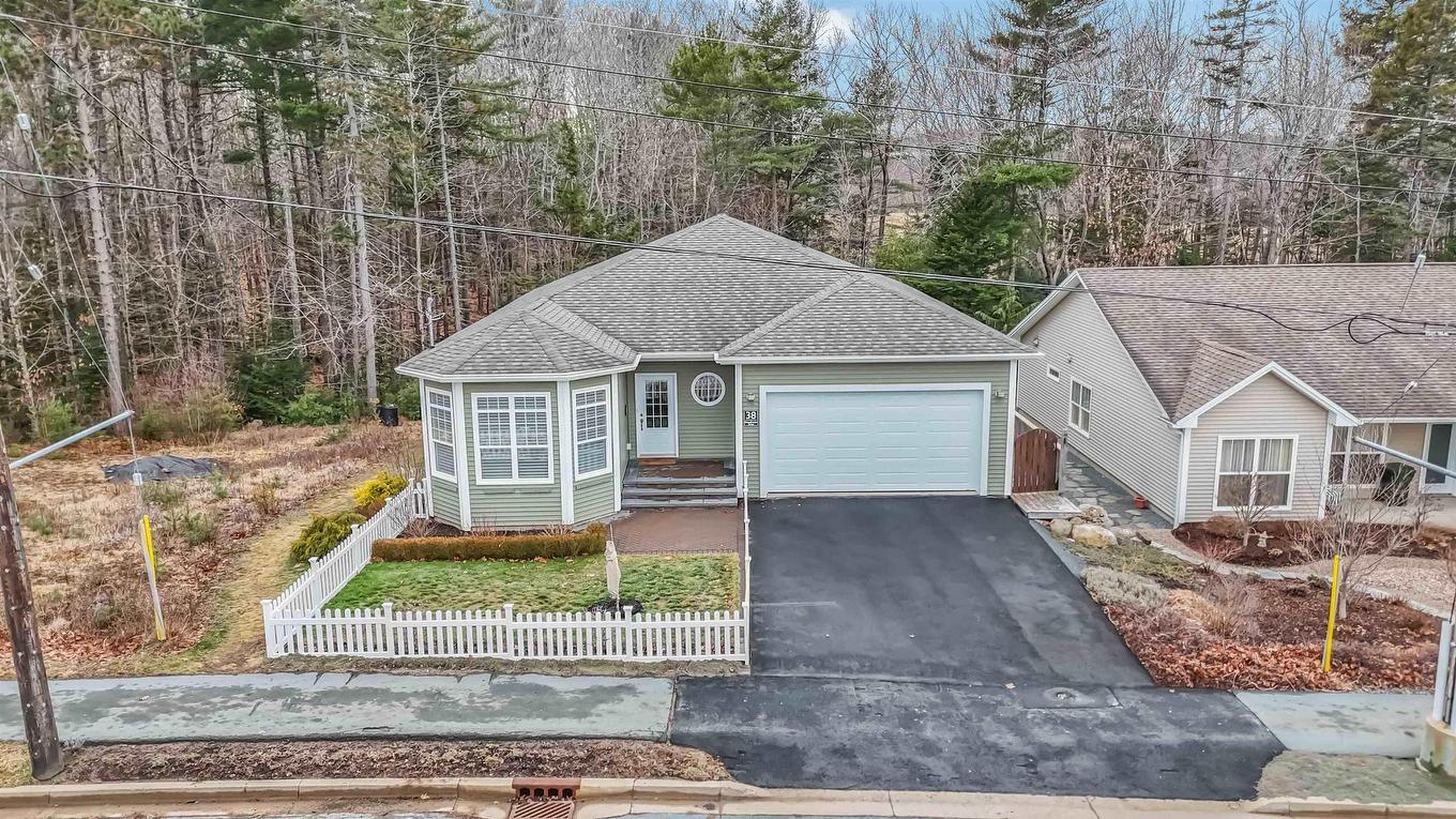 38 Roundhouse Drive, Bridgewater, NS