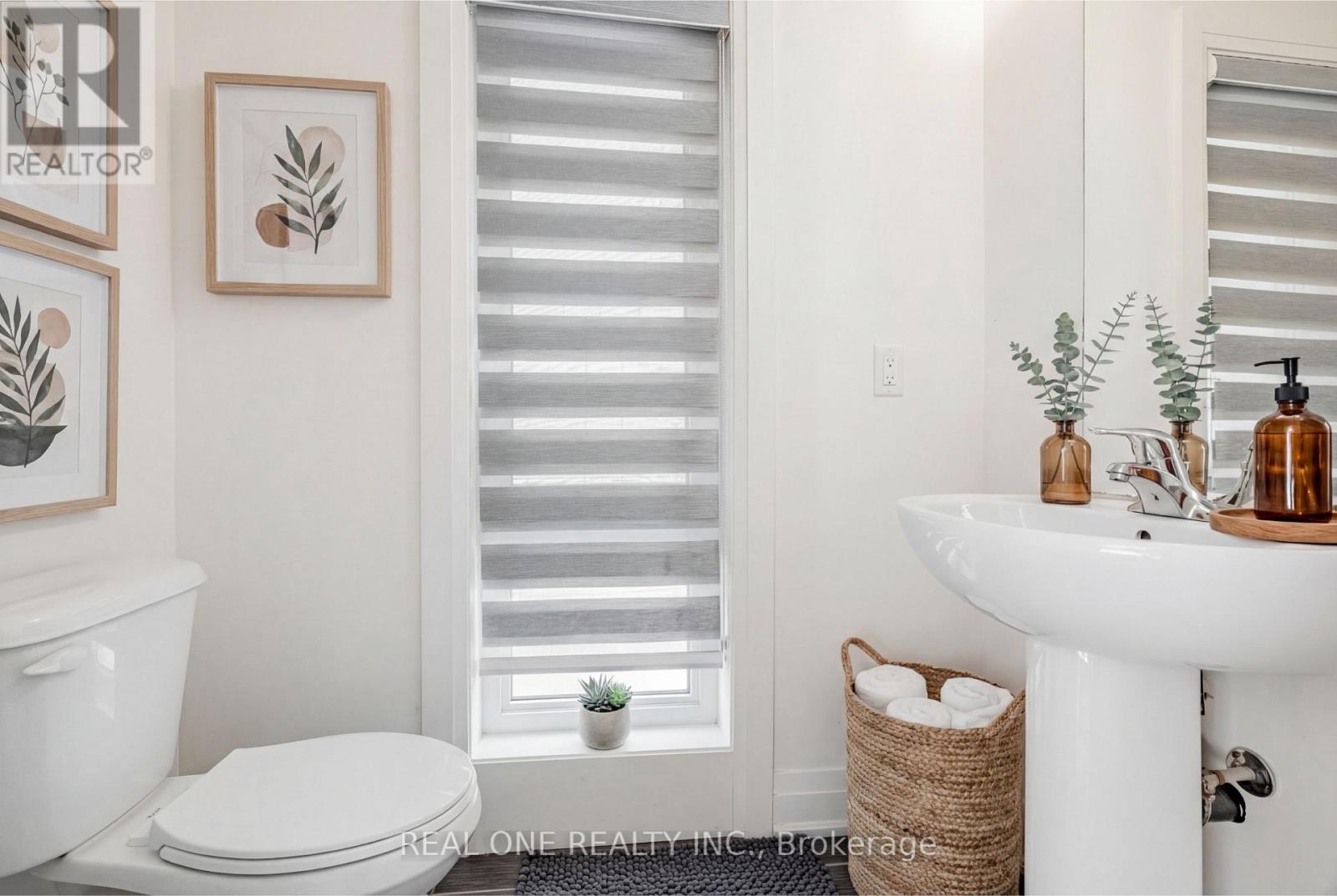 5 Gridiron Gate, Vaughan, ON - Indoor Photo Showing Bathroom