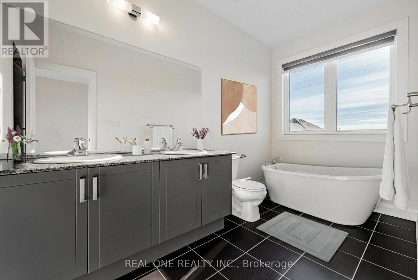 5 Gridiron Gate, Vaughan, ON - Indoor Photo Showing Bathroom