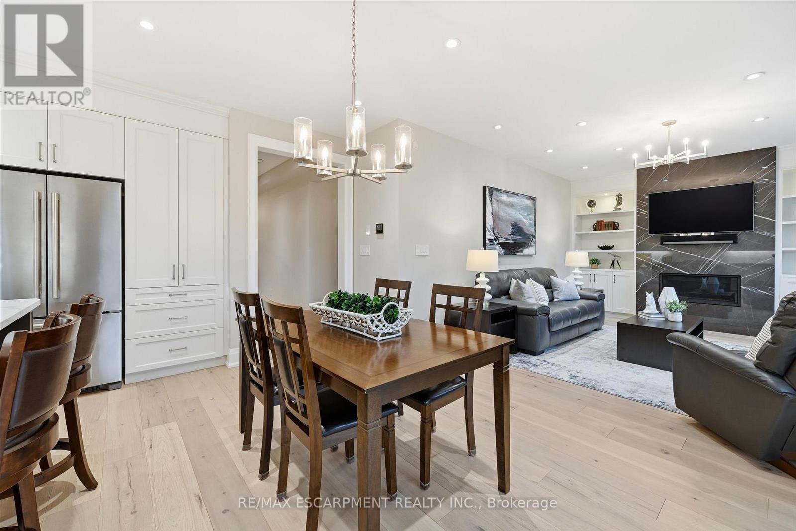 2229 Tallman Avenue, Burlington, ON - Indoor