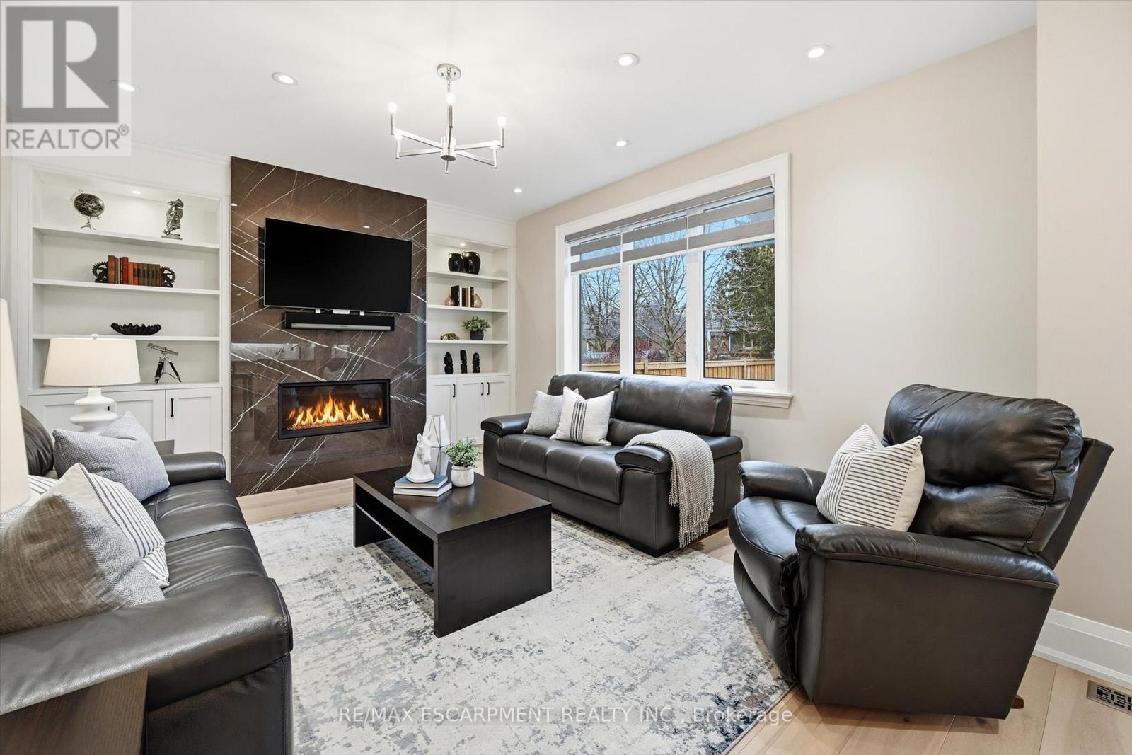 2229 Tallman Avenue, Burlington, ON - Indoor Photo Showing Living Room With Fireplace