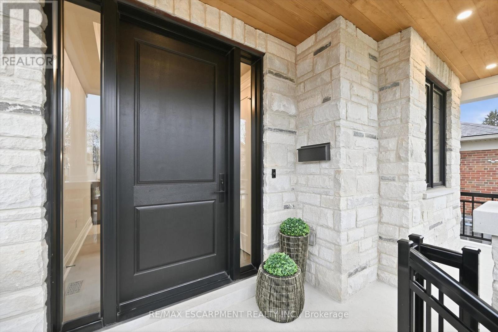 2229 Tallman Avenue, Burlington, ON - With Exterior