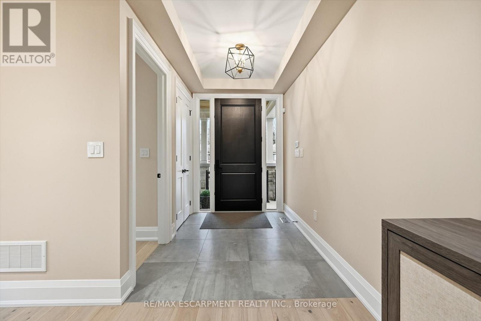 2229 Tallman Avenue, Burlington, ON - Indoor Photo Showing Other Room