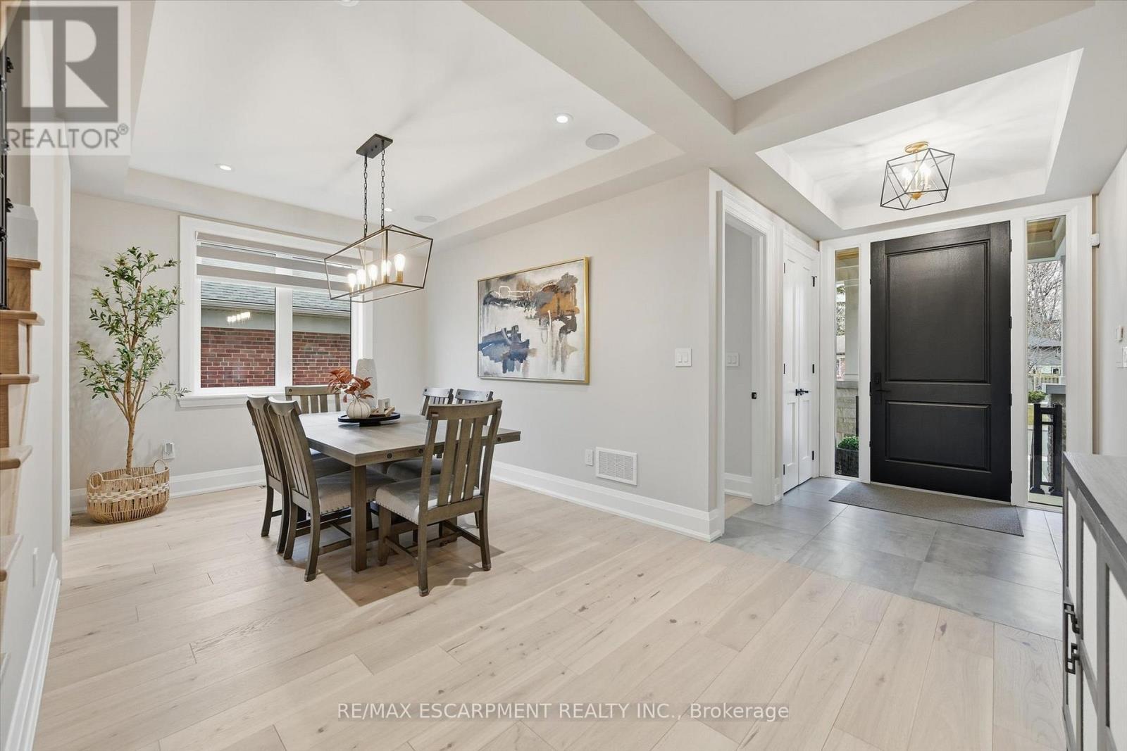 2229 Tallman Avenue, Burlington, ON - Indoor Photo Showing Dining Room