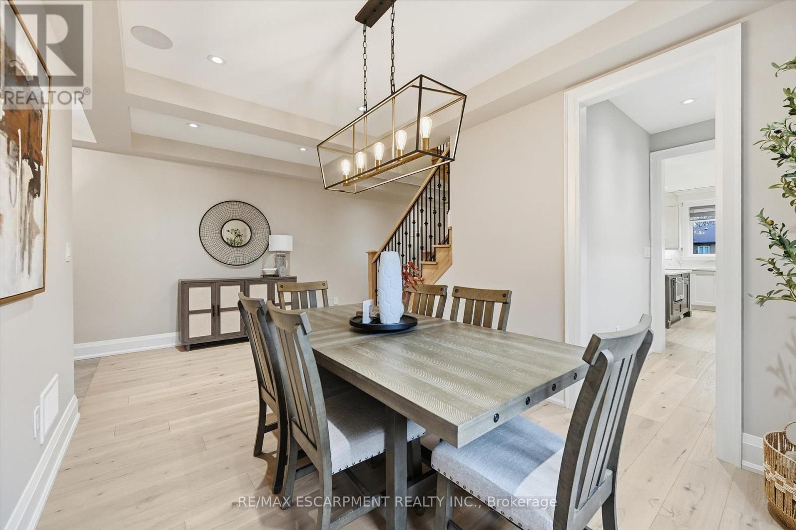 2229 Tallman Avenue, Burlington, ON - Indoor Photo Showing Dining Room