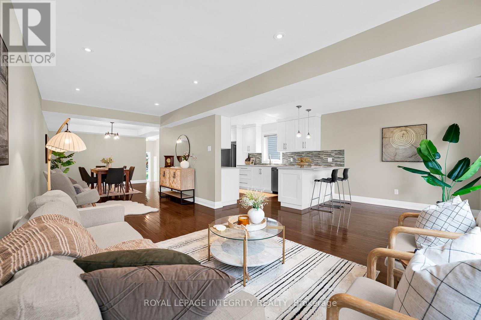 A - 251 Glynn Avenue, Ottawa, ON - Indoor Photo Showing Living Room