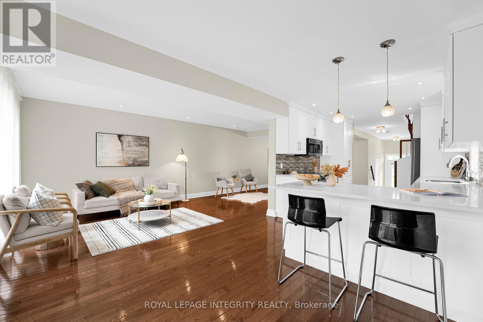 A - 251 Glynn Avenue, Ottawa, ON - Indoor Photo Showing Kitchen With Upgraded Kitchen