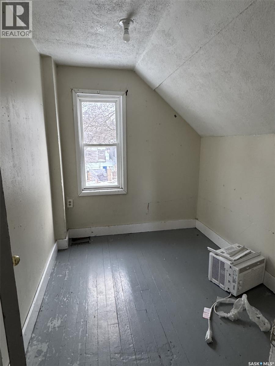 745 Athol Street, Regina, SK - Indoor Photo Showing Other Room