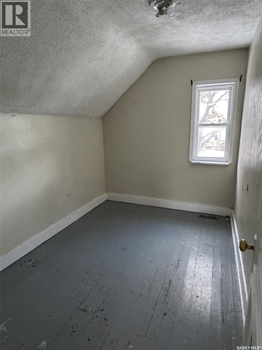 745 Athol Street, Regina, SK - Indoor Photo Showing Other Room