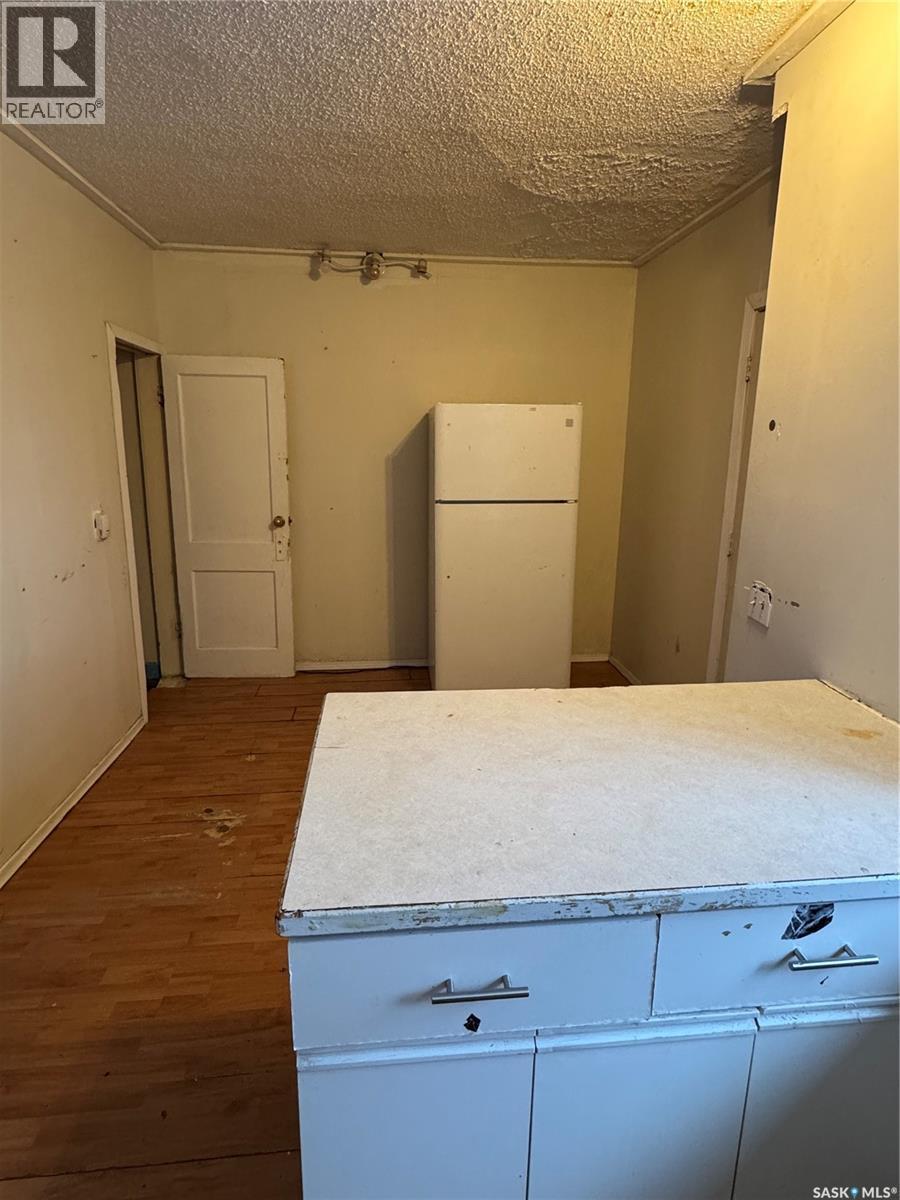 745 Athol Street, Regina, SK - Indoor