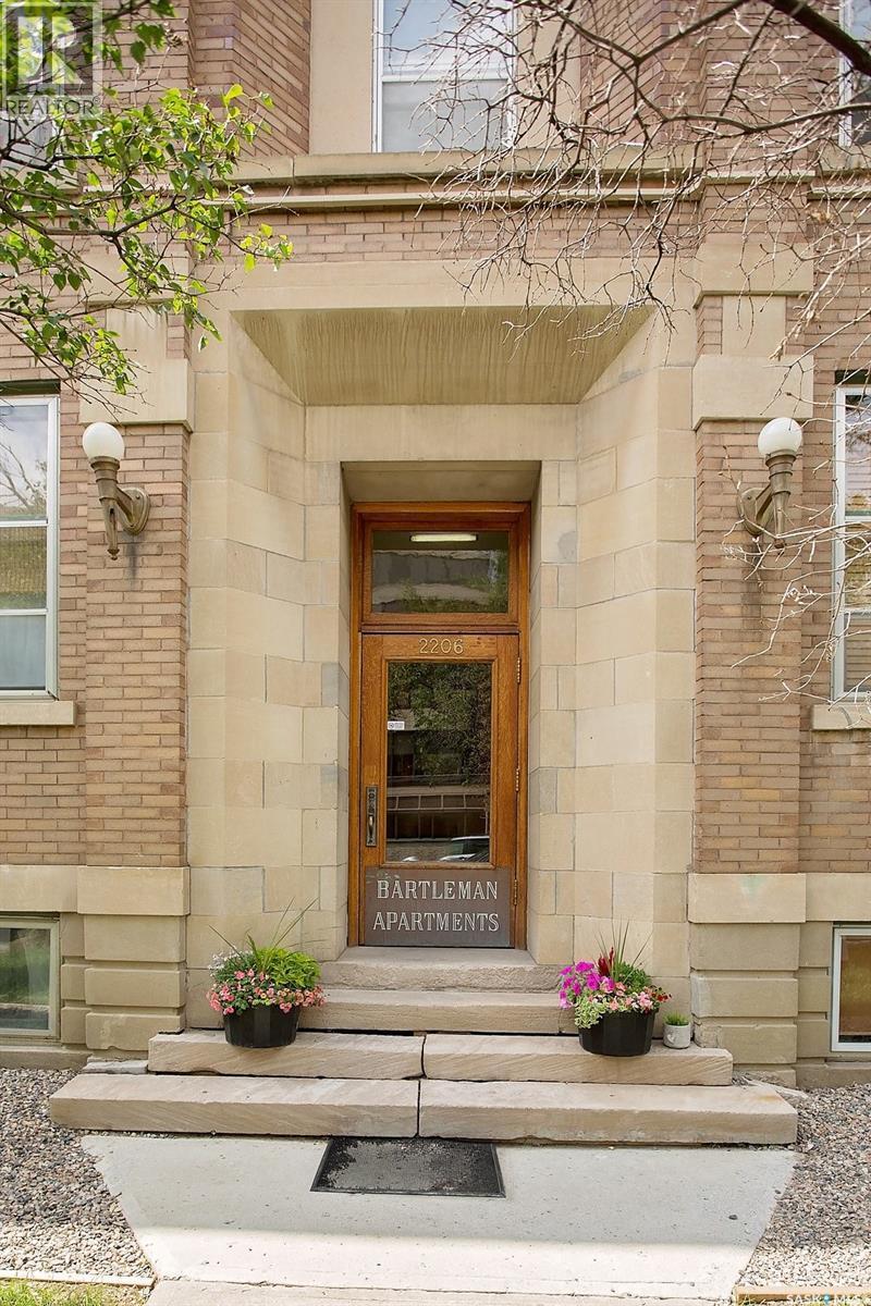 8 2201 14Th Avenue, Regina, SK - Outdoor With Exterior