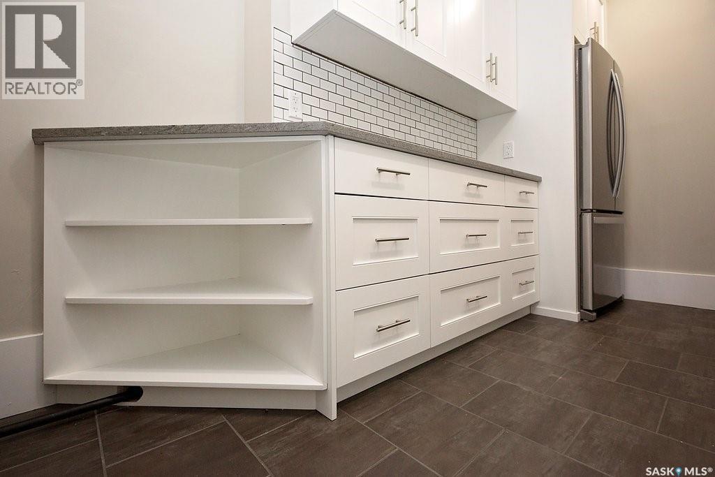 8 2201 14Th Avenue, Regina, SK - Indoor