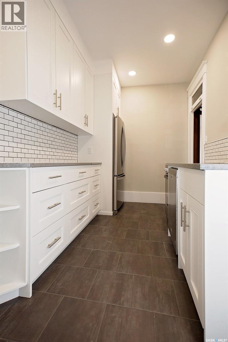 8 2201 14Th Avenue, Regina, SK - Indoor Photo Showing Kitchen