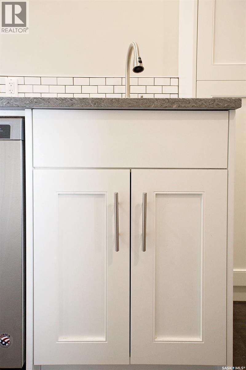 8 2201 14Th Avenue, Regina, SK - Other