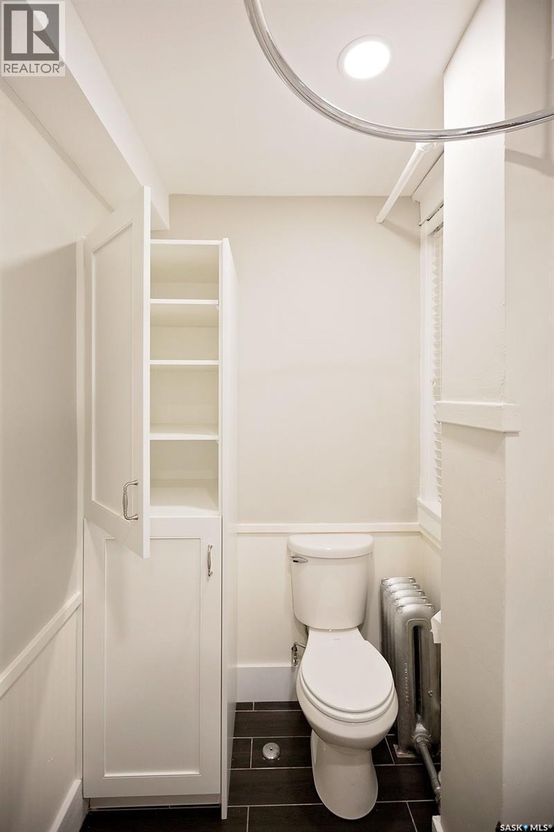 8 2201 14Th Avenue, Regina, SK - Indoor Photo Showing Bathroom