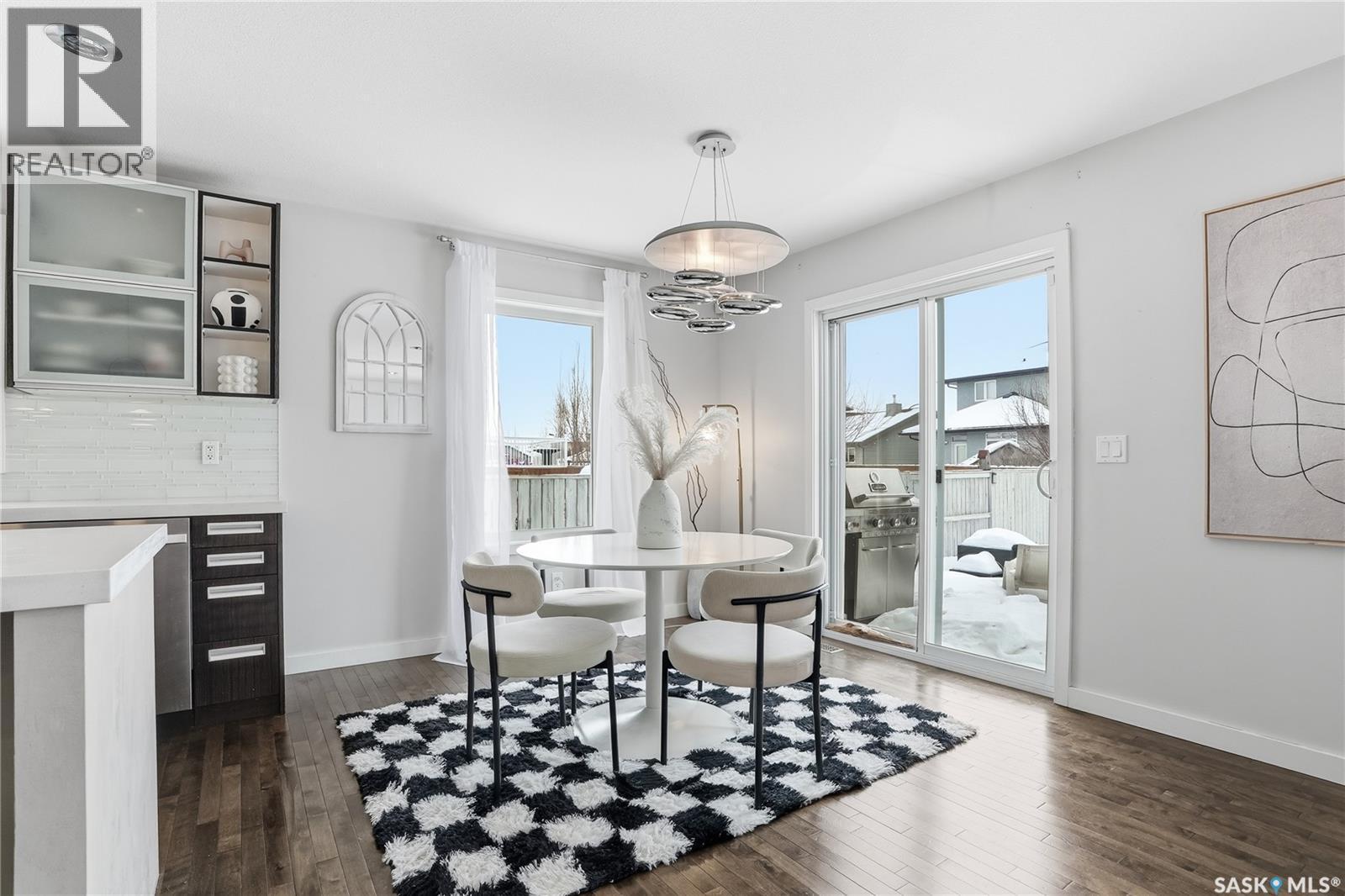 319 East Hampton Boulevard, Saskatoon, SK - Indoor Photo Showing Dining Room