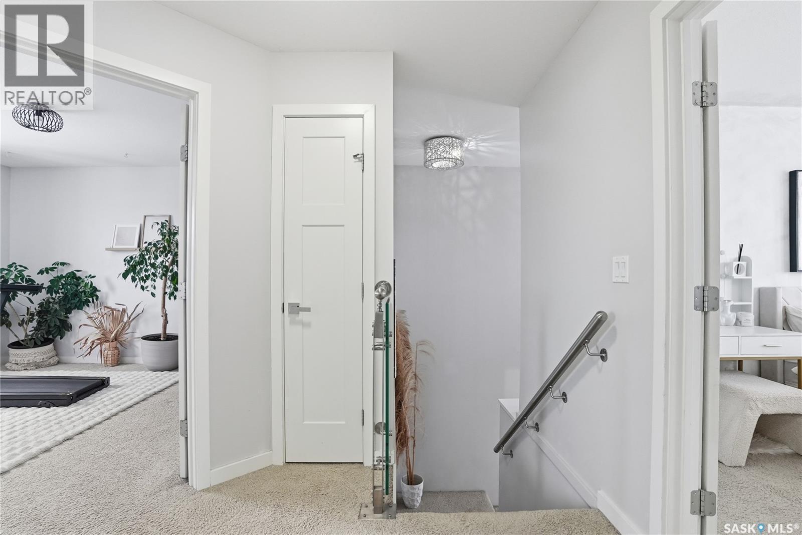 319 East Hampton Boulevard, Saskatoon, SK - Indoor