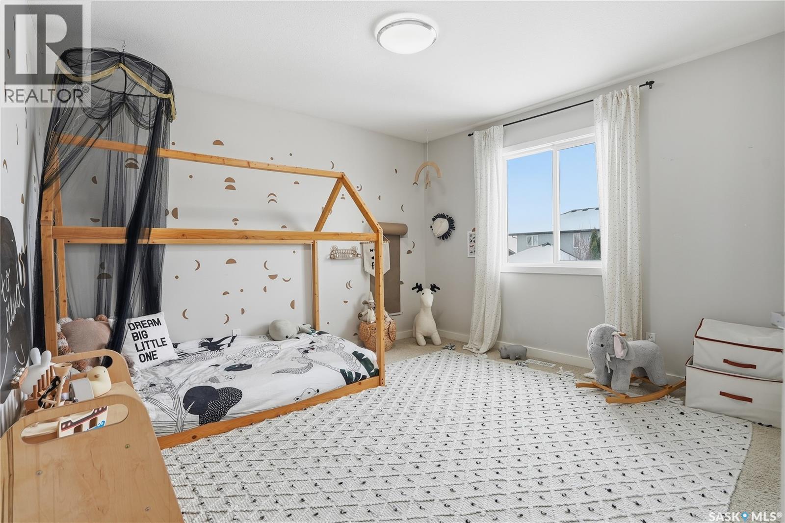 319 East Hampton Boulevard, Saskatoon, SK - Indoor