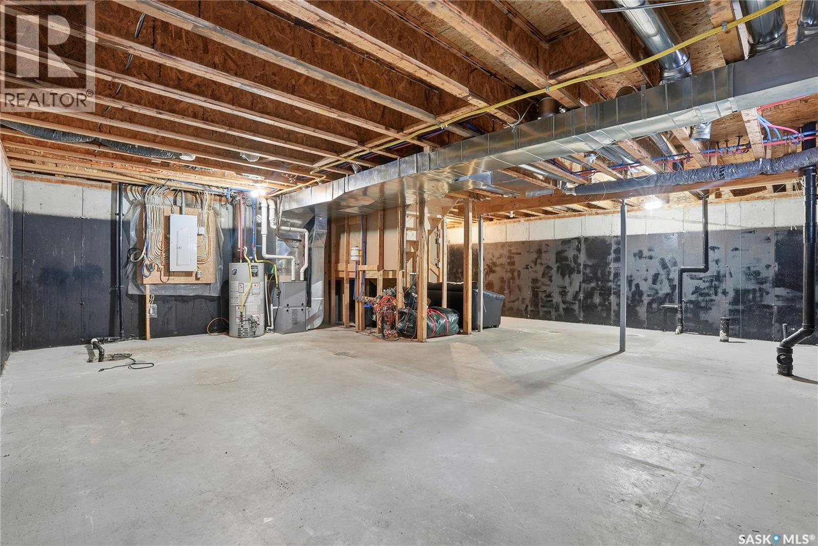 319 East Hampton Boulevard, Saskatoon, SK - Indoor Photo Showing Basement