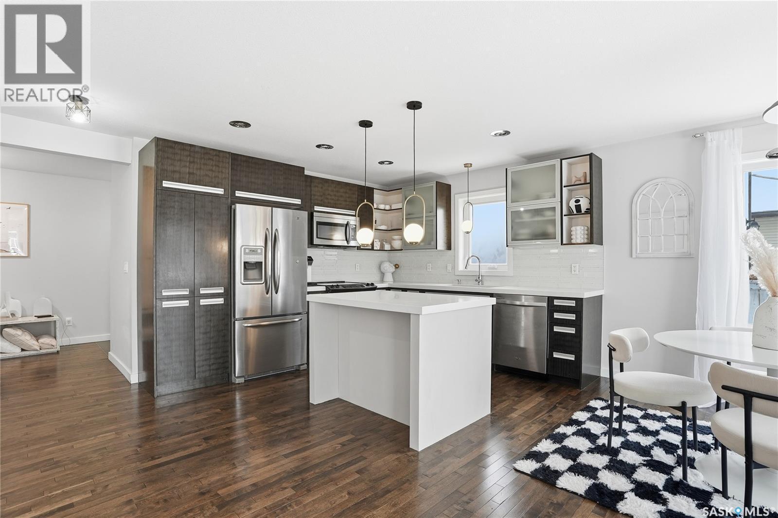 319 East Hampton Boulevard, Saskatoon, SK - Indoor Photo Showing Kitchen With Stainless Steel Kitchen With Upgraded Kitchen