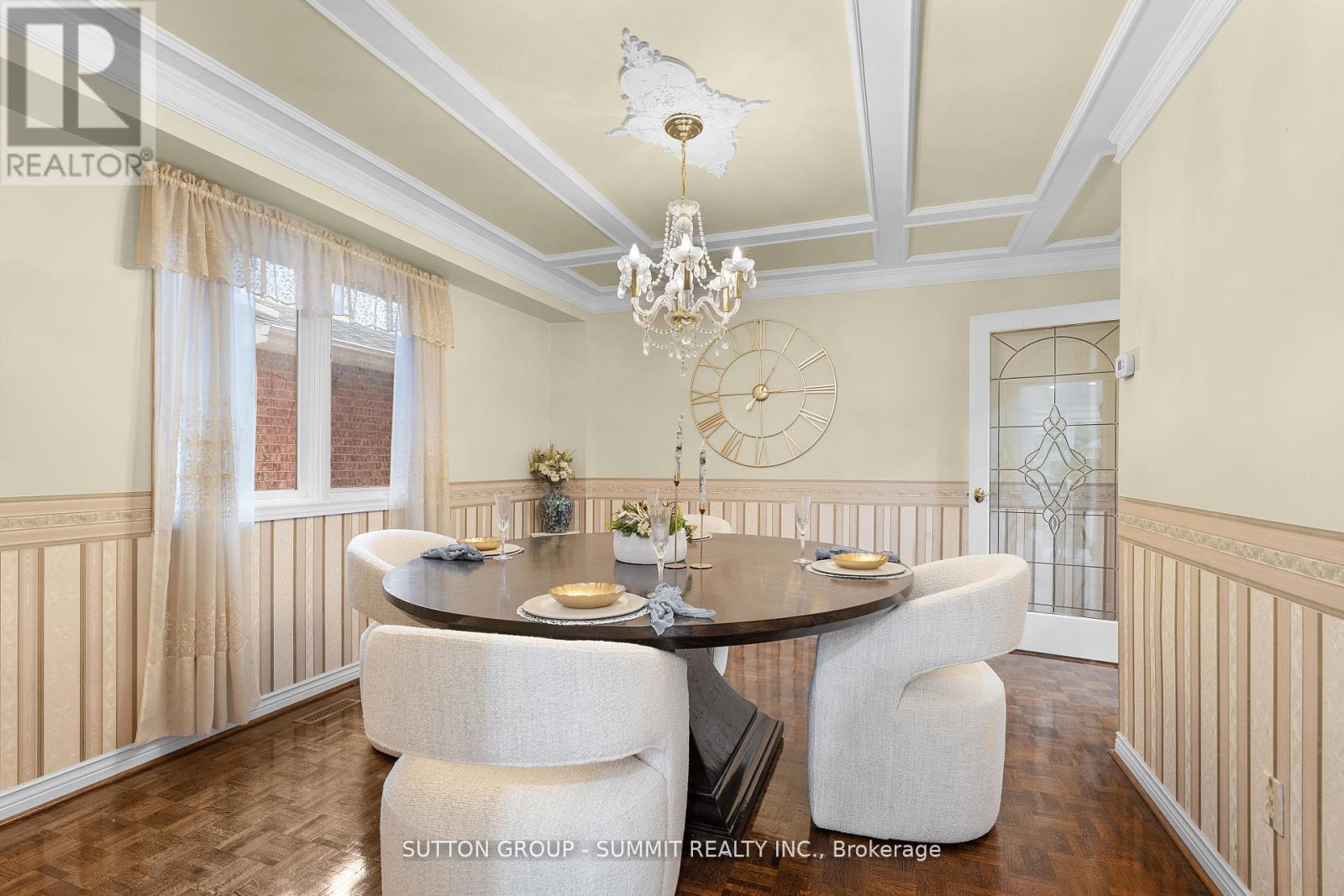 3353 Loyalist Drive, Mississauga, ON - Indoor Photo Showing Dining Room