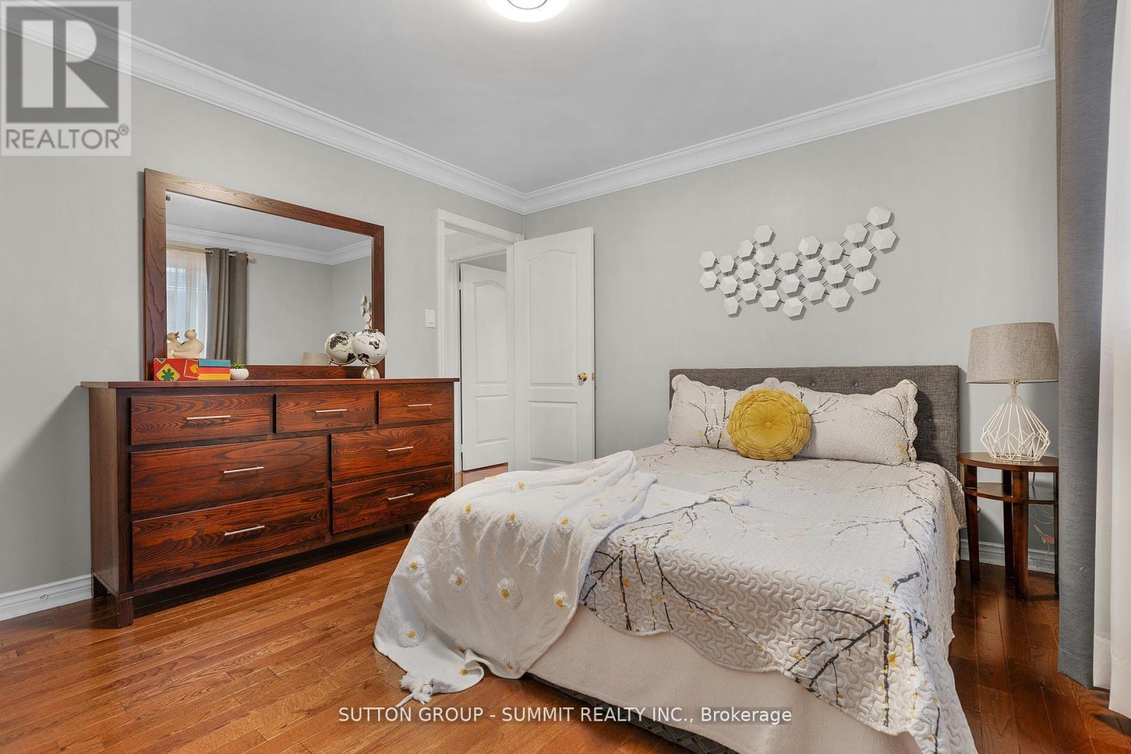 3353 Loyalist Drive, Mississauga, ON - Indoor Photo Showing Bedroom