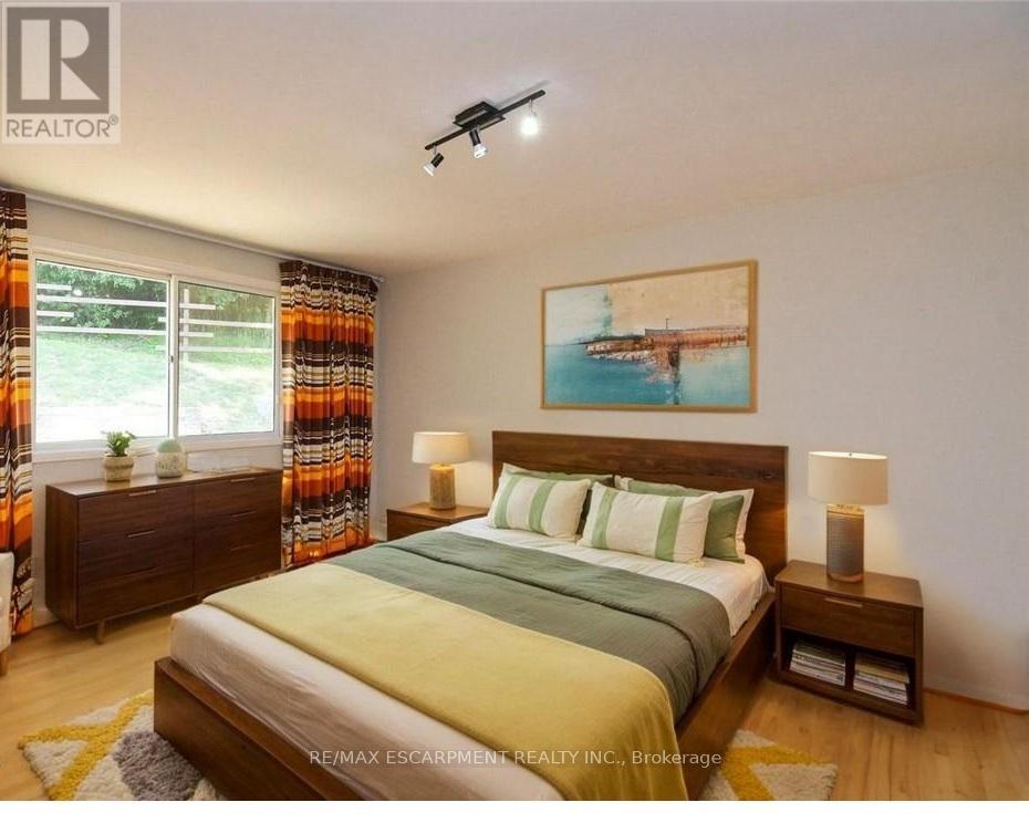 Virtually staged - 30 Terrace Drive, Hamilton, ON - Indoor Photo Showing Bedroom