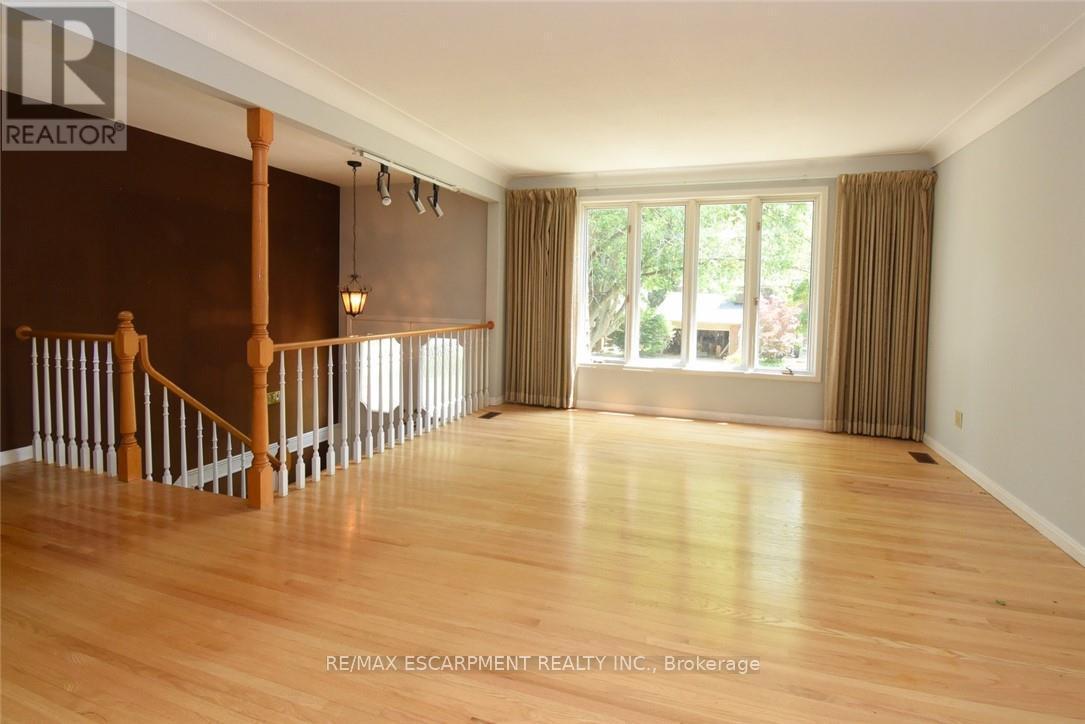 30 Terrace Drive, Hamilton, ON - Indoor Photo Showing Other Room