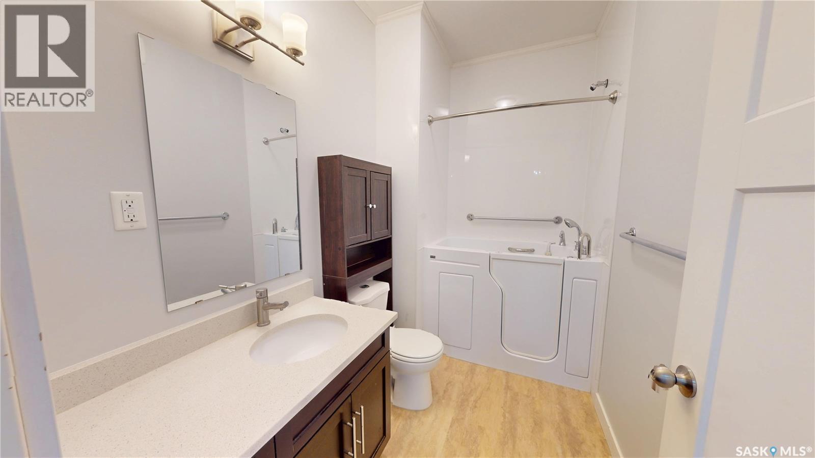 111 720 Baltzan Boulevard, Saskatoon, SK - Indoor Photo Showing Bathroom