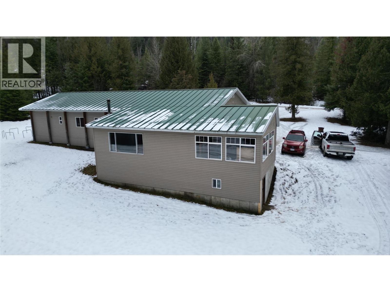 1925 Mcdaniels Road, Castlegar, BC