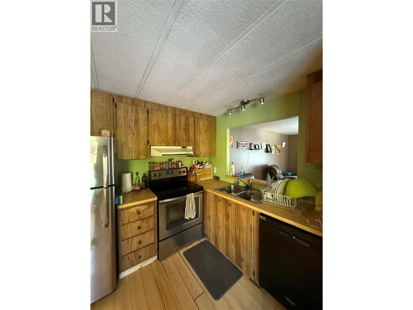 1925 Mcdaniels Road, Castlegar, BC