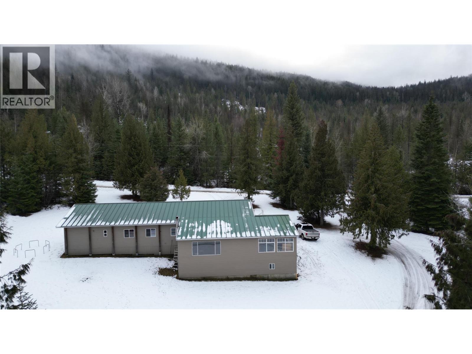 1925 Mcdaniels Road, Castlegar, BC