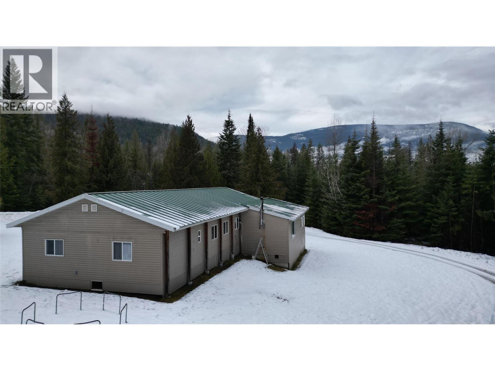 1925 Mcdaniels Road, Castlegar, BC