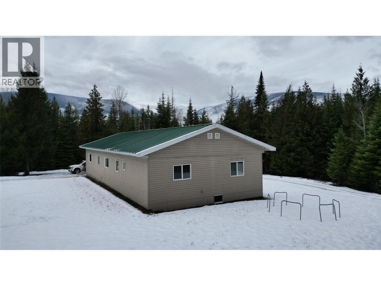 1925 Mcdaniels Road, Castlegar, BC