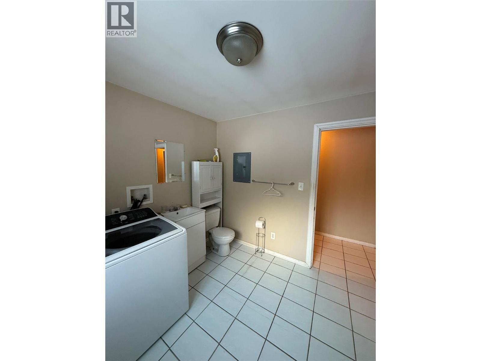 1925 Mcdaniels Road, Castlegar, BC
