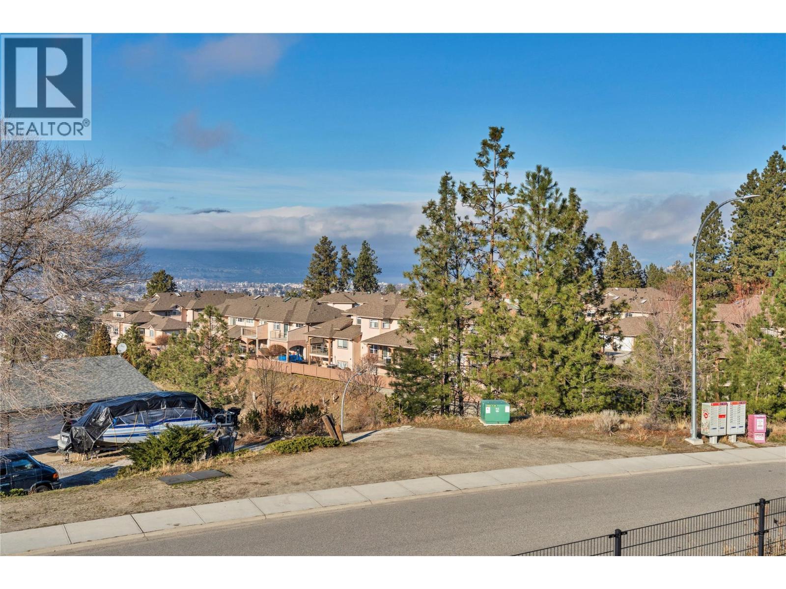 186 Avery Place, Penticton, BC - Outdoor With View