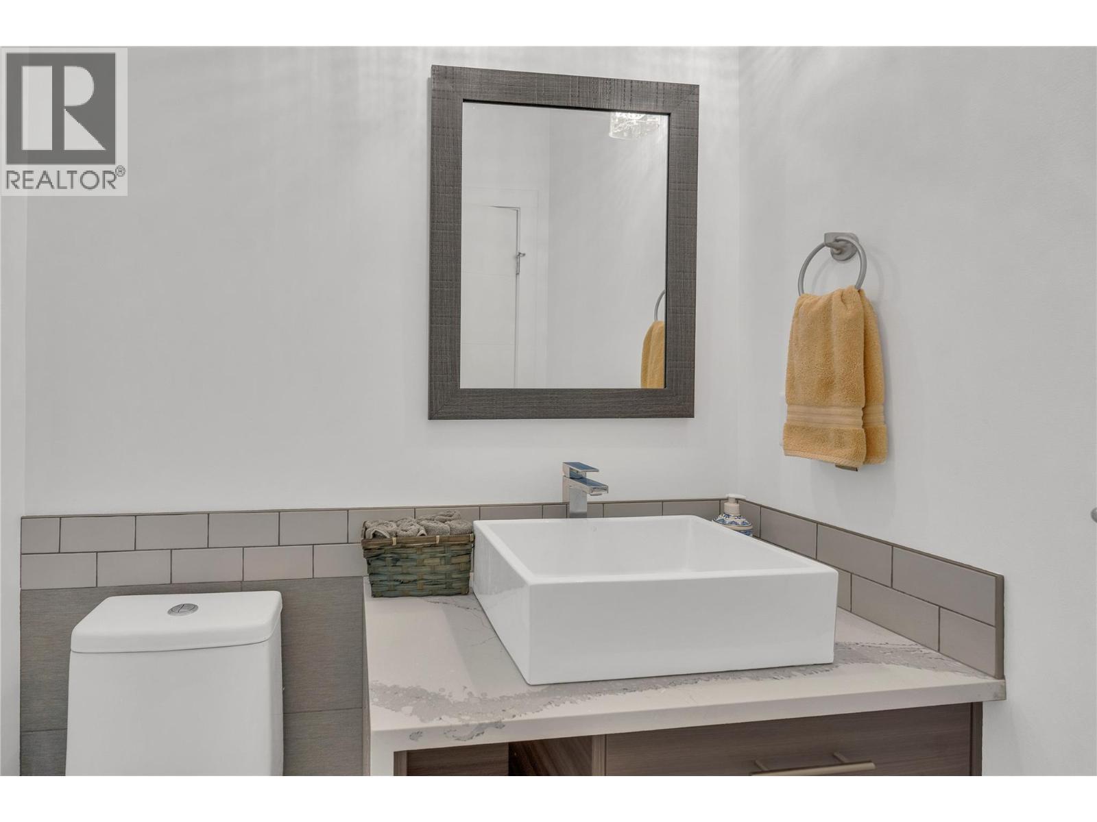 186 Avery Place, Penticton, BC - Indoor Photo Showing Bathroom