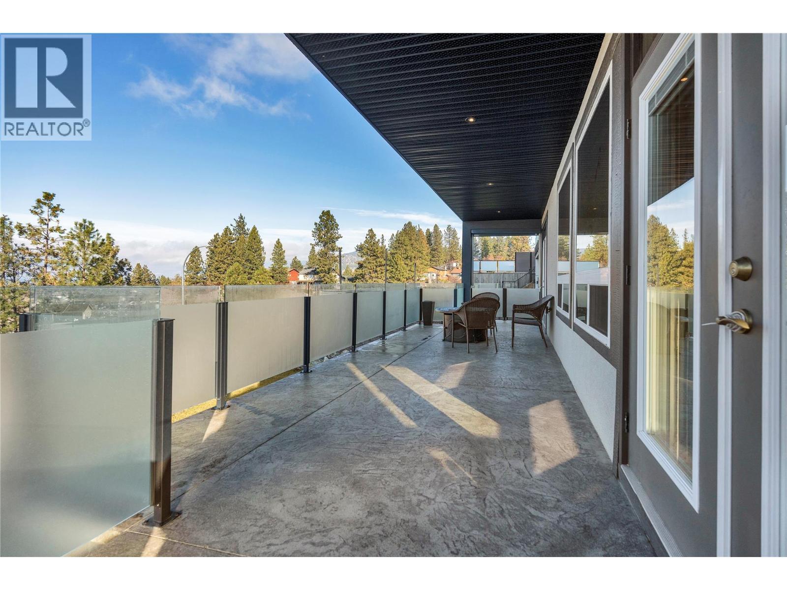 186 Avery Place, Penticton, BC - Outdoor With Exterior