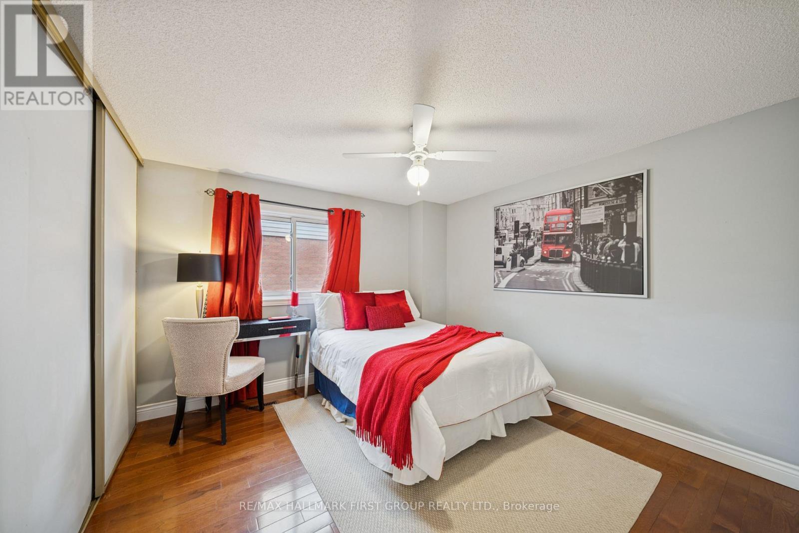 724 Barnes Crescent, Oshawa, ON - Indoor Photo Showing Bedroom