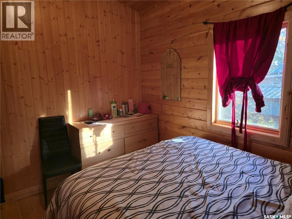 207 Pine Drive, Tobin Lake, SK - Indoor Photo Showing Bedroom