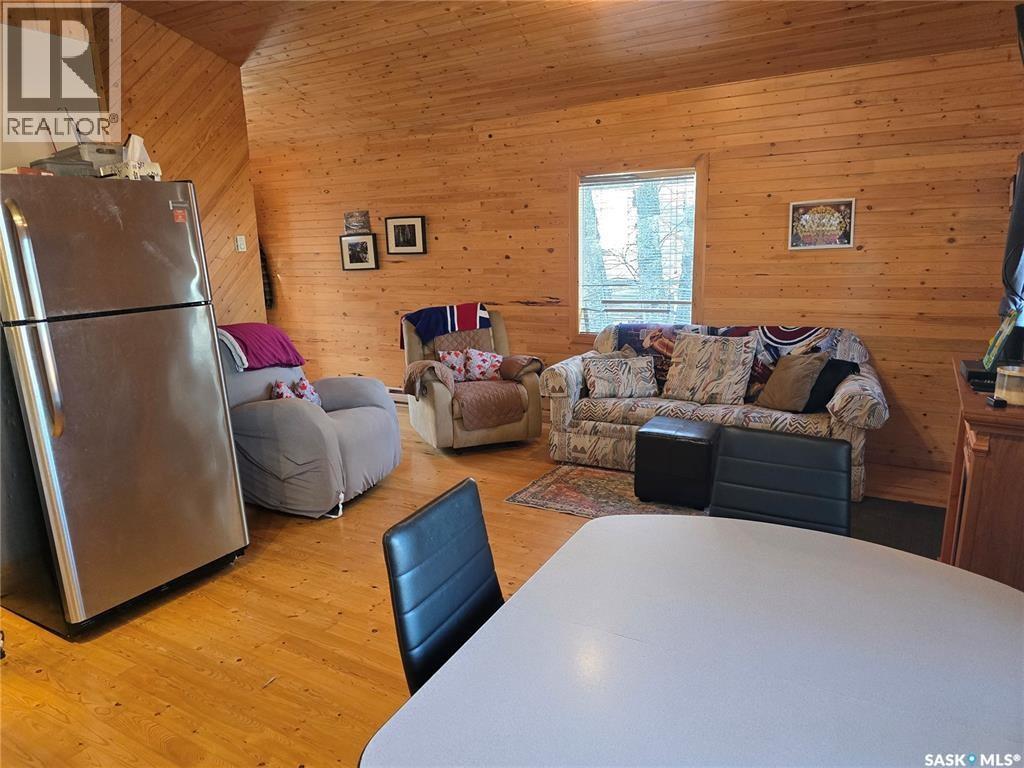 207 Pine Drive, Tobin Lake, SK - Indoor Photo Showing Living Room
