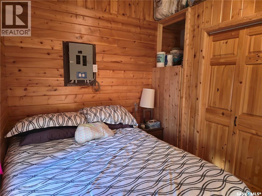 207 Pine Drive, Tobin Lake, SK - Indoor Photo Showing Bedroom